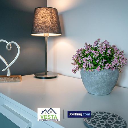 Three Bedroom Apartment By Vesta Serviced Accommodation & Short Lets Hatfield With Free Parking Ngoại thất bức ảnh